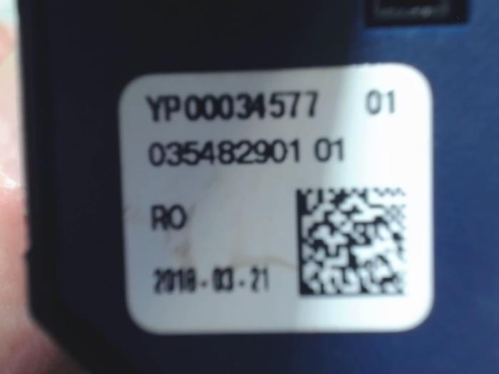 Schakelaar van een Opel Grandland (X) 1.2 Turbo 12V 2018