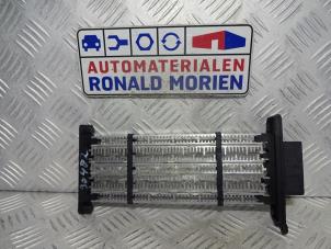 Gebruikte Kachel Verwarmingselement Renault Kangoo Express (FW) 1.5 dCi 70 Prijs € 25,00 Margeregeling aangeboden door Automaterialen Ronald Morien B.V.