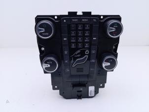 Gebruikte Regelunit Multi Media Volvo V40 Cross Country (MZ) 2.0 D2 16V Prijs € 49,00 Margeregeling aangeboden door Automaterialen Ronald Morien B.V.