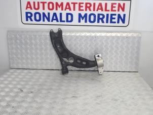 Gebruikte Draagarm rechts-voor Audi A3 Sportback (8PA) 1.8 TFSI 16V Prijs € 25,00 Margeregeling aangeboden door Automaterialen Ronald Morien B.V.