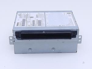 Gebruikte Radio CD Speler Volvo V40 (MV) 1.5 T2 16V Geartronic Prijs € 195,00 Margeregeling aangeboden door Automaterialen Ronald Morien B.V.