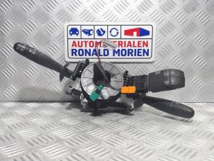 Gebruikte Licht + Raw Schakelaar Opel Vivaro A Combi 2.0 CDTI Prijs € 70,20 Margeregeling aangeboden door Automaterialen Ronald Morien B.V.