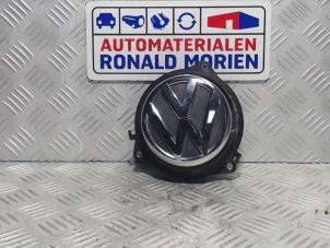 Gebruikte Handgreep Achterklep Volkswagen Polo V (6R) 1.2 12V BlueMotion Technology Prijs € 35,00 Margeregeling aangeboden door Automaterialen Ronald Morien B.V.