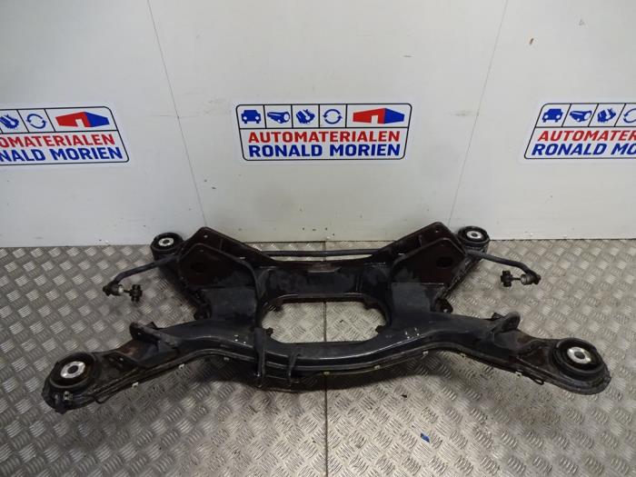 Gebruikte Subframe Volkswagen Phaeton (3D) 3.2 V6 30V Prijs € 49,00 Margeregeling aangeboden door Automaterialen Ronald Morien B.V.
