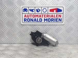 Gebruikte Spoiler mechanisme Porsche Cayman (987) 3.4 S 24V Prijs € 55,00 Margeregeling aangeboden door Automaterialen Ronald Morien B.V.