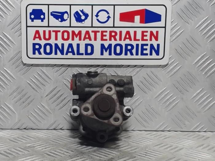 Gebruikte Servopomp Volkswagen Phaeton (3D) 3.2 V6 30V Prijs € 95,00 Margeregeling aangeboden door Automaterialen Ronald Morien B.V.