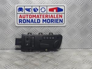 Gebruikte Schakelaar Stoelverstelling Volkswagen Phaeton (3D) 3.2 V6 30V Prijs € 45,00 Margeregeling aangeboden door Automaterialen Ronald Morien B.V.