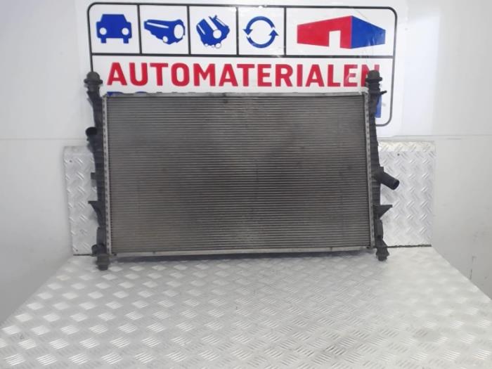 Gebruikte Radiateur Ford Transit 2.2 TDCi 16V Prijs € 65,00 Margeregeling aangeboden door Automaterialen Ronald Morien B.V.