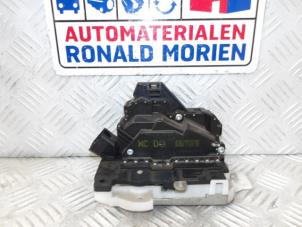 Gebruikte Portierslot Mechaniek 4Deurs links-achter Ford Mondeo III 2.0 16V Prijs € 30,00 Margeregeling aangeboden door Automaterialen Ronald Morien B.V.
