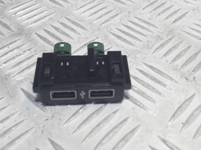 Volkswagen TRoc USB modules voorraad Onderdelenlijn.nl