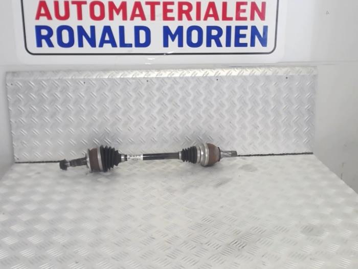 Gebruikte Steekas links-voor Opel Astra J (PC6/PD6/PE6/PF6) 1.6 16V Prijs € 39,00 Margeregeling aangeboden door Automaterialen Ronald Morien B.V.