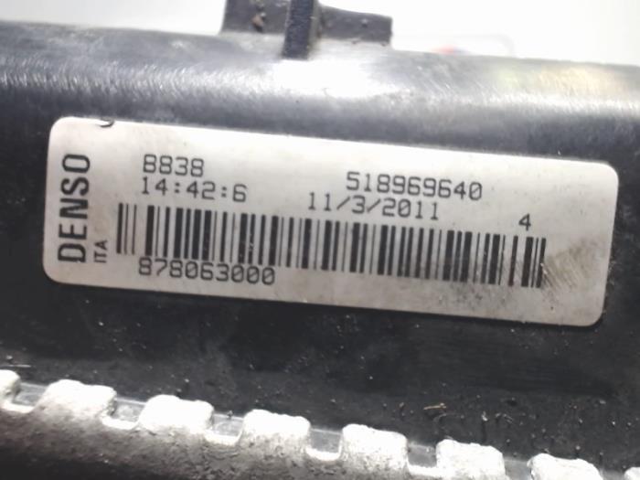 Radiateur van een Fiat Bravo (198A) 1.6 D Multijet 90 2011