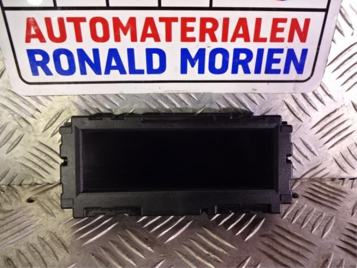 Gebruikte Display Interieur Opel Insignia Sports Tourer 2.0 CDTI 16V 160 Ecotec Prijs € 25,00 Margeregeling aangeboden door Automaterialen Ronald Morien B.V.