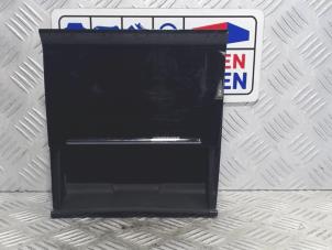 Gebruikte Telefoonhouder Skoda Octavia Combi (5EAC) 1.6 TDI 16V Prijs € 95,00 Margeregeling aangeboden door Automaterialen Ronald Morien B.V.