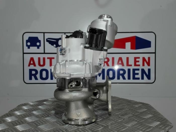 Turbo van een Volkswagen Golf VII (AUA) 2.0 R 4Motion 16V 2017