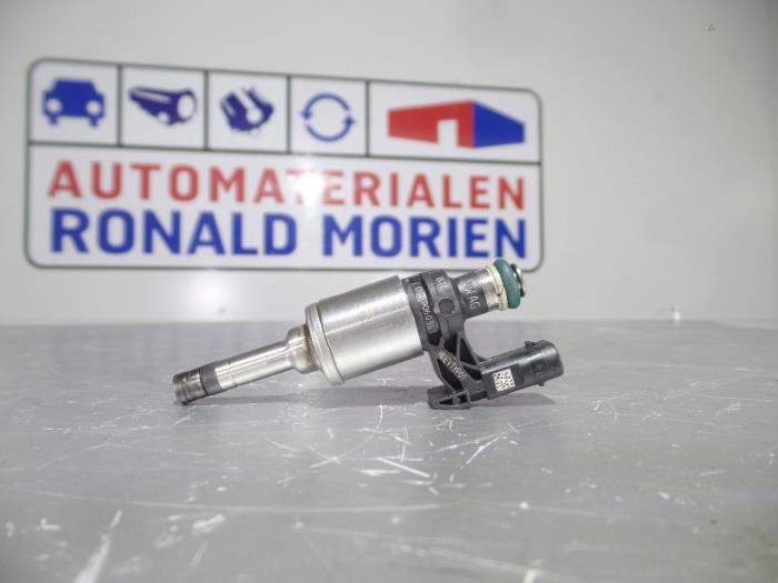 Injector (benzine injectie) van een Volkswagen Caddy Combi IV 1.4 TSI 16V 2016