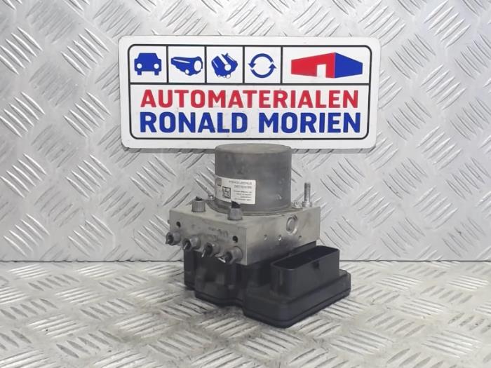 Gebruikte ABS Pomp Opel Crossland (X) 1.2 12V LPG Prijs € 95,00 Margeregeling aangeboden door Automaterialen Ronald Morien B.V.