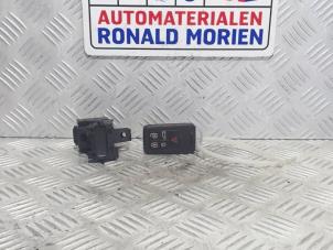 Gebruikte Kontaktslot + Sleutel Volvo V40 (MV) 1.6 D2 Prijs € 49,00 Margeregeling aangeboden door Automaterialen Ronald Morien B.V.
