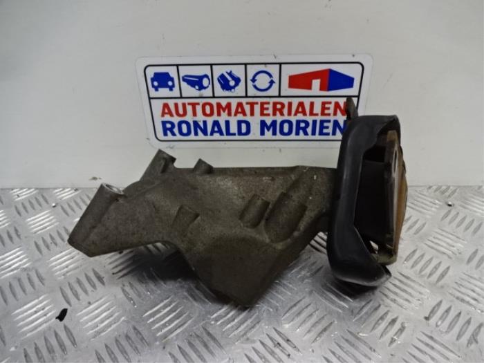 Gebruikte Motorsteun Volkswagen Amarok 2.0 BiTDI 16V 180 Prijs € 60,00 Margeregeling aangeboden door Automaterialen Ronald Morien B.V.