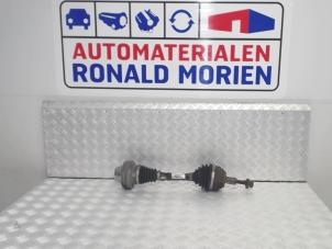 Gebruikte Aandrijfas links-voor Volkswagen Amarok Prijs € 95,00 Margeregeling aangeboden door Automaterialen Ronald Morien B.V.