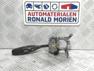 Gebruikte Knipperlicht Schakelaar Mercedes Sprinter 3t (906.61) 210 CDI 16V Prijs € 33,00 Margeregeling aangeboden door Automaterialen Ronald Morien B.V.