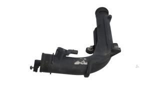 Gebruikte Intercooler Buis Volkswagen Passat Variant (365) 1.6 TDI 16V Bluemotion Prijs € 25,00 Margeregeling aangeboden door Automaterialen Ronald Morien B.V.