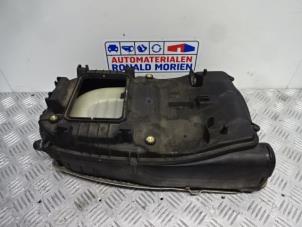 Gebruikte Luchtfilterhuis Mercedes E Estate (S212) E-250 CDI 16V BlueEfficiency Prijs € 55,00 Margeregeling aangeboden door Automaterialen Ronald Morien B.V.