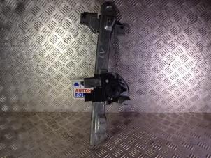 Gebruikte Raammechaniek 4Deurs links-voor Citroen C3 (SX/SW) 1.2 Vti 12V PureTech Prijs € 74,35 Margeregeling aangeboden door Automaterialen Ronald Morien B.V.