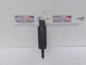 Gebruikte Pomp koplampsproeier BMW Z4 Roadster (E89) sDrive 30i 3.0 24V Prijs € 20,00 Margeregeling aangeboden door Automaterialen Ronald Morien B.V.