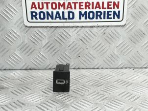 Gebruikte USB module Ford Fiesta 7 1.0 EcoBoost 12V 125 Prijs € 15,00 Margeregeling aangeboden door Automaterialen Ronald Morien B.V.