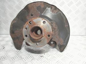 Gebruikte Fusee rechts-voor Volkswagen Transporter T5 1.9 TDi Prijs € 55,00 Margeregeling aangeboden door Automaterialen Ronald Morien B.V.