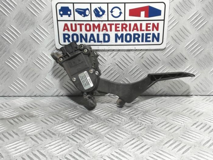 Gebruikte Sensor Gaspedaalpositie Volkswagen Transporter T5 1.9 TDi Prijs € 9,95 Margeregeling aangeboden door Automaterialen Ronald Morien B.V.