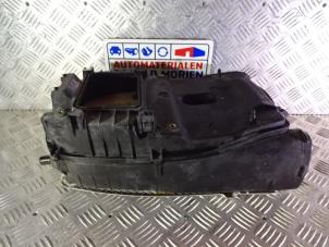 Gebruikte Luchtfilterhuis Mercedes E Estate (S212) E-250 CDI 16V BlueEfficiency Prijs € 55,00 Margeregeling aangeboden door Automaterialen Ronald Morien B.V.