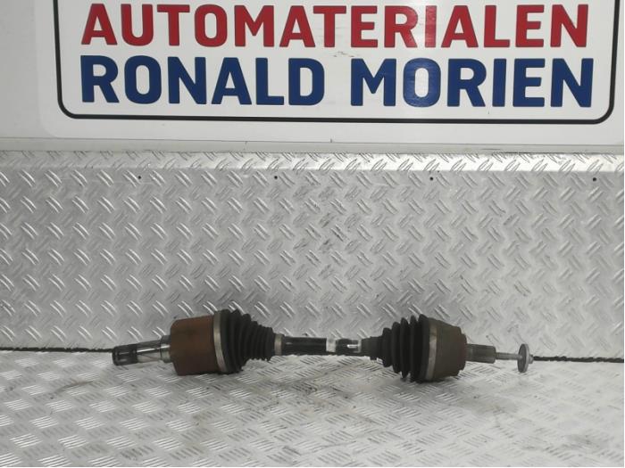 Gebruikte Steekas links-voor Volvo V40 (MV) 2.0 T2 16V Prijs € 100,00 Margeregeling aangeboden door Automaterialen Ronald Morien B.V.