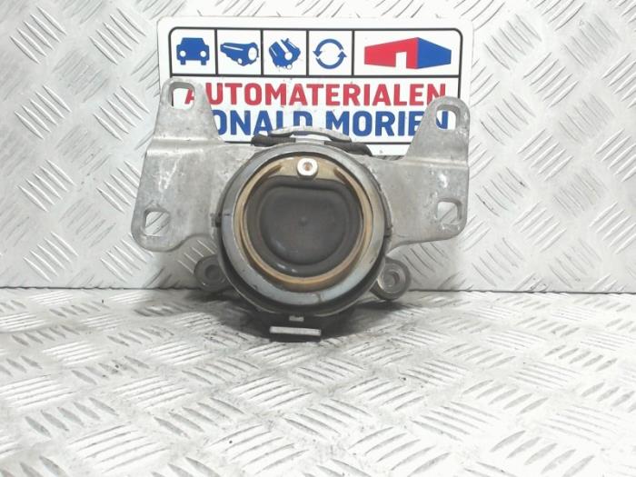 Gebruikte Motorrubber Volvo V40 (MV) 2.0 T2 16V Prijs € 25,00 Margeregeling aangeboden door Automaterialen Ronald Morien B.V.
