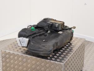 Gebruikte Brandstoftank Opel Astra K Sports Tourer 1.0 Turbo 12V Prijs € 95,00 Margeregeling aangeboden door Automaterialen Ronald Morien B.V.