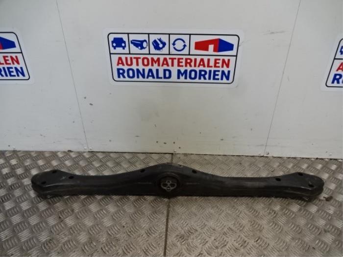 Gebruikte Versnellingsbak Steun Volkswagen Touareg (7LA/7L6) 2.5 TDI R5 Prijs € 49,00 Margeregeling aangeboden door Automaterialen Ronald Morien B.V.