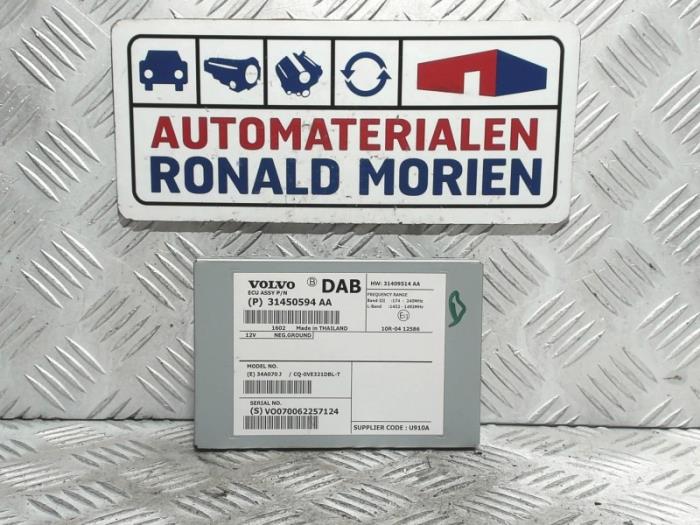Gebruikte Radio module Volvo V40 (MV) 2.0 D4 16V Prijs € 49,00 Margeregeling aangeboden door Automaterialen Ronald Morien B.V.