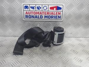 Gebruikte Veiligheidsgordel links-voor Opel Astra H GTC (L08) 1.4 16V Twinport Prijs € 29,00 Margeregeling aangeboden door Automaterialen Ronald Morien B.V.