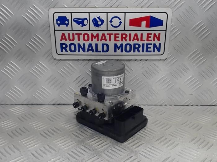 Gebruikte ABS Pomp Hyundai Tucson (TL) 1.6 GDi 16V 2WD Prijs € 289,25 Margeregeling aangeboden door Automaterialen Ronald Morien B.V.