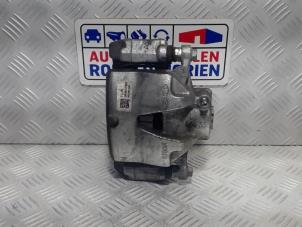 Gebruikte Remklauw (Tang) rechts-voor Hyundai Tucson (TL) 1.6 GDi 16V 2WD Prijs € 65,00 Margeregeling aangeboden door Automaterialen Ronald Morien B.V.