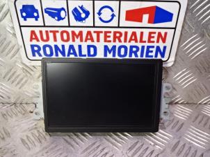 Gebruikte Display Multi Media regelunit Volvo V40 (MV) 2.0 D2 16V Prijs € 145,00 Margeregeling aangeboden door Automaterialen Ronald Morien B.V.