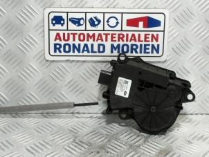 Gebruikte Achterklep motor Landrover Discovery Sport (LC) 2.2 sd4 16V Prijs € 45,00 Margeregeling aangeboden door Automaterialen Ronald Morien B.V.