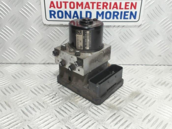 Gebruikte ABS Pomp Seat Leon (1M1) 1.9 TDI 110 Prijs € 20,00 Margeregeling aangeboden door Automaterialen Ronald Morien B.V.