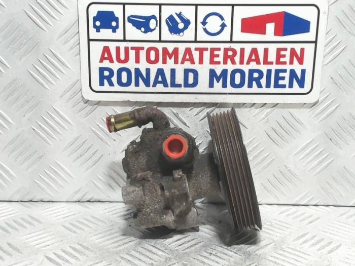 Gebruikte Servopomp Volkswagen Golf IV (1J1) 1.8 20V Prijs € 29,00 Margeregeling aangeboden door Automaterialen Ronald Morien B.V.