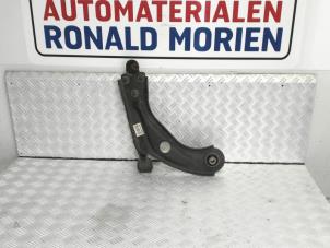 Gebruikte Draagarm rechts-voor Peugeot 308 SW (L4/L9/LC/LJ/LR) 1.6 BlueHDi 120 Prijs € 59,00 Margeregeling aangeboden door Automaterialen Ronald Morien B.V.