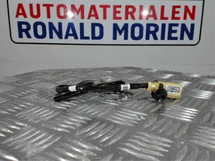 Gebruikte Uitlaat temperatuursensor Volkswagen Crafter (SY) 2.0 TDI RWD Prijs € 25,00 Inclusief btw aangeboden door Automaterialen Ronald Morien B.V.