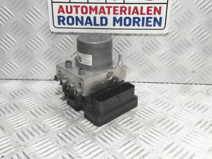 Gebruikte ABS Pomp Citroen C4 Spacetourer (3D/3E) 1.6 BlueHDI 120 Prijs € 79,00 Margeregeling aangeboden door Automaterialen Ronald Morien B.V.