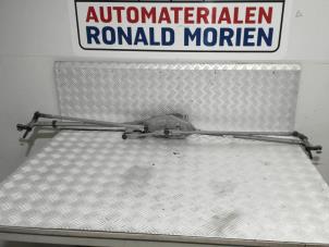 Gebruikte Ruitenwismotor + Mechaniek Opel Astra K Sports Tourer 1.0 Turbo 12V Prijs € 59,00 Margeregeling aangeboden door Automaterialen Ronald Morien B.V.