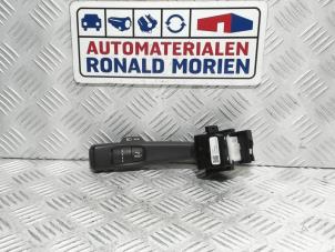 Gebruikte Pinker Schakelaar Volvo V40 (MV) 1.6 D2 Prijs € 19,00 Margeregeling aangeboden door Automaterialen Ronald Morien B.V.